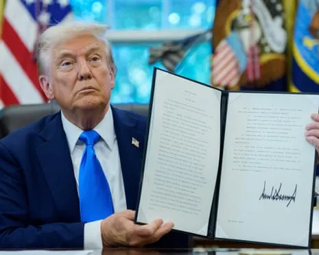 Trump Signs Proclamation Imposing Yearly $100,000 Fee on Work Visa Applications